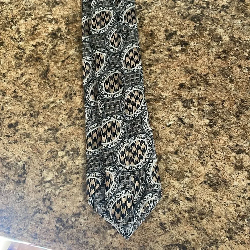 Houndstooth Patterned Necktie, Beige Black‎ Oval Design, Men's Fashion Accessory